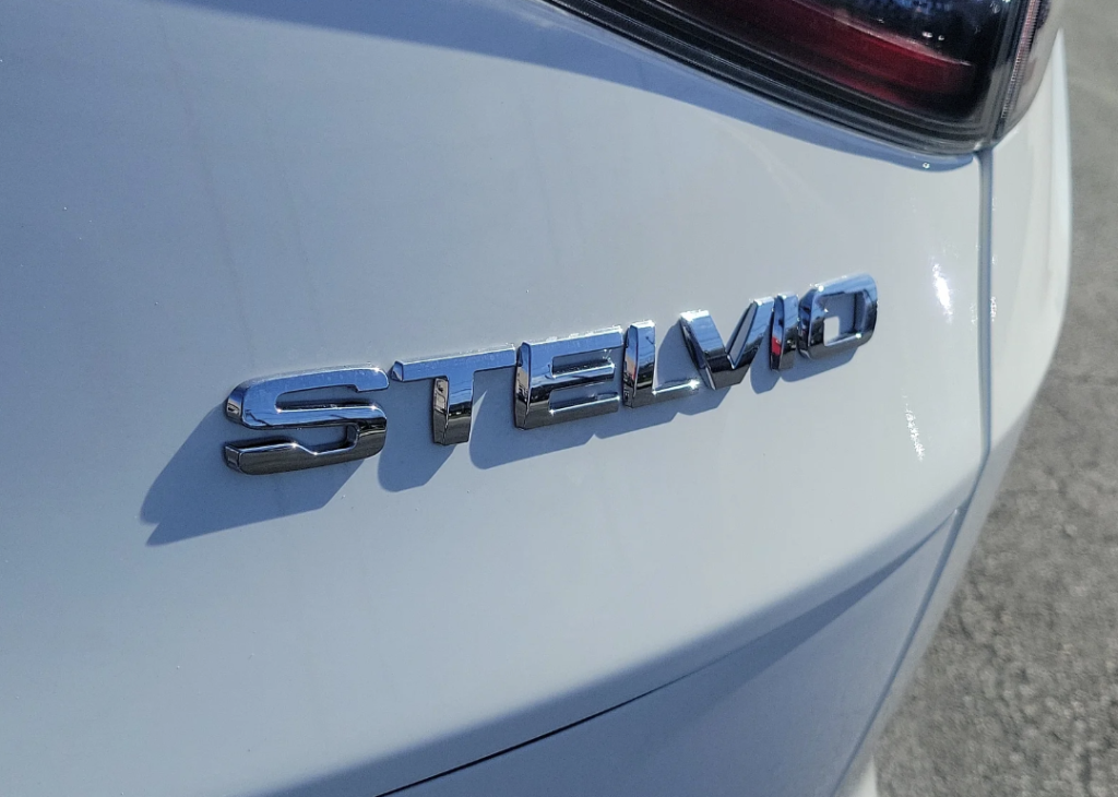 alfa romeo stelvio review