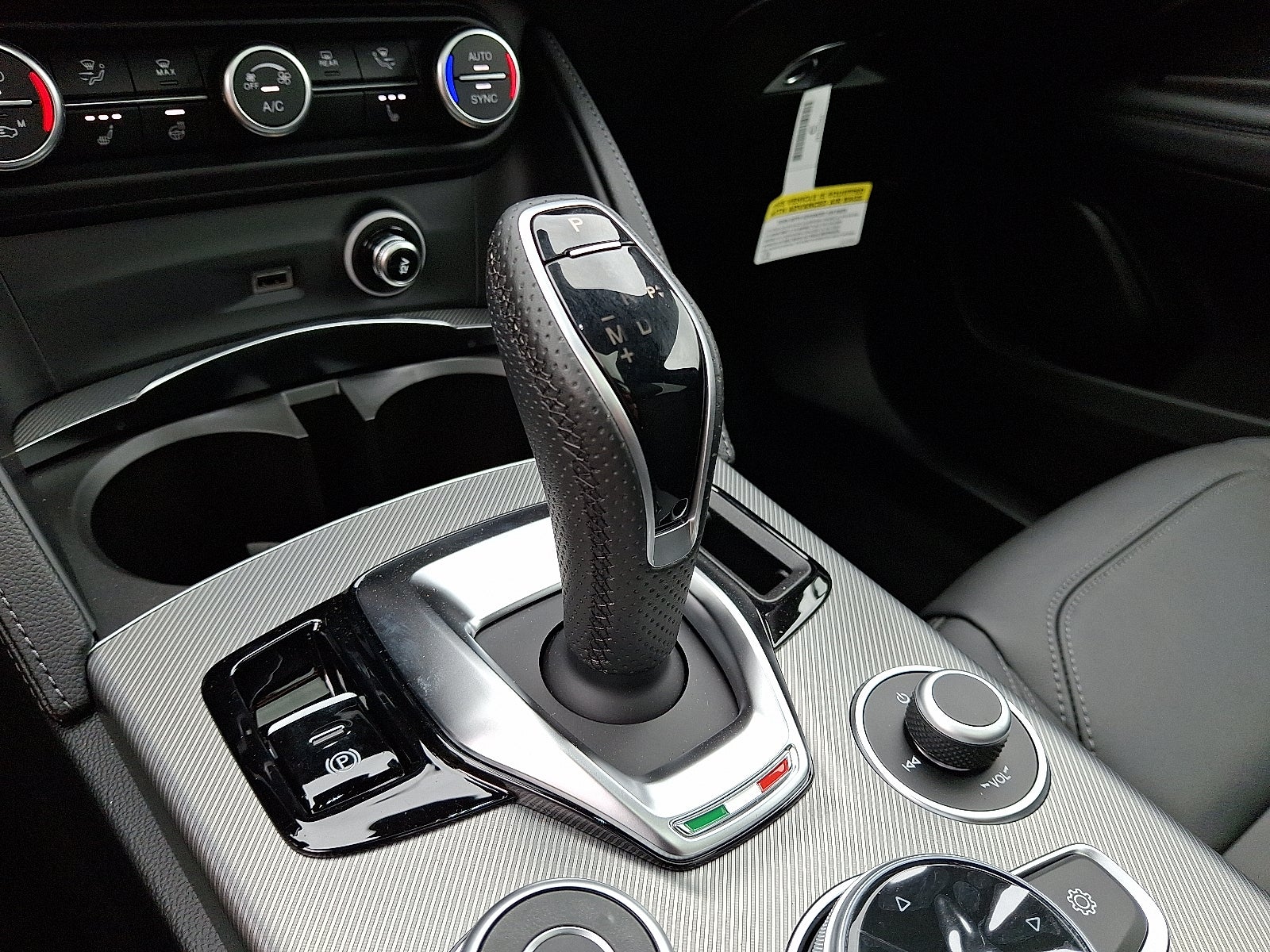 2025 Alfa Romeo Stelvio Sprint AWD