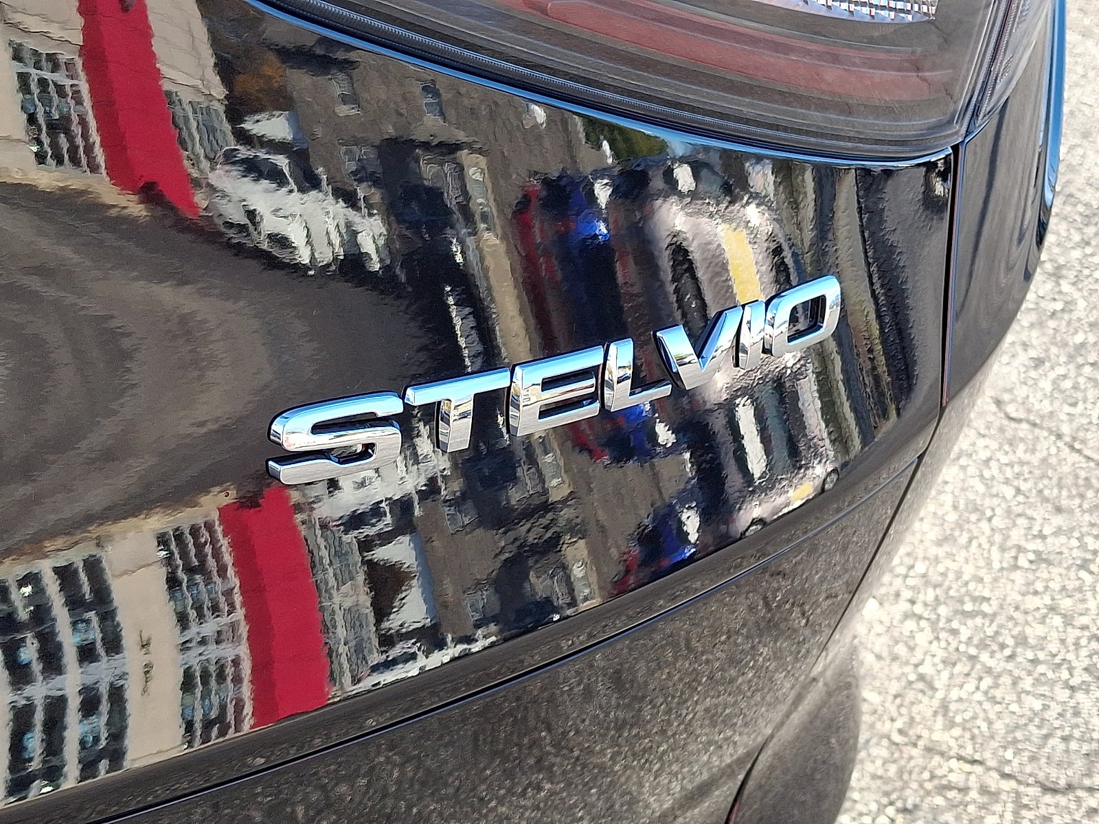 2025 Alfa Romeo Stelvio Sprint AWD