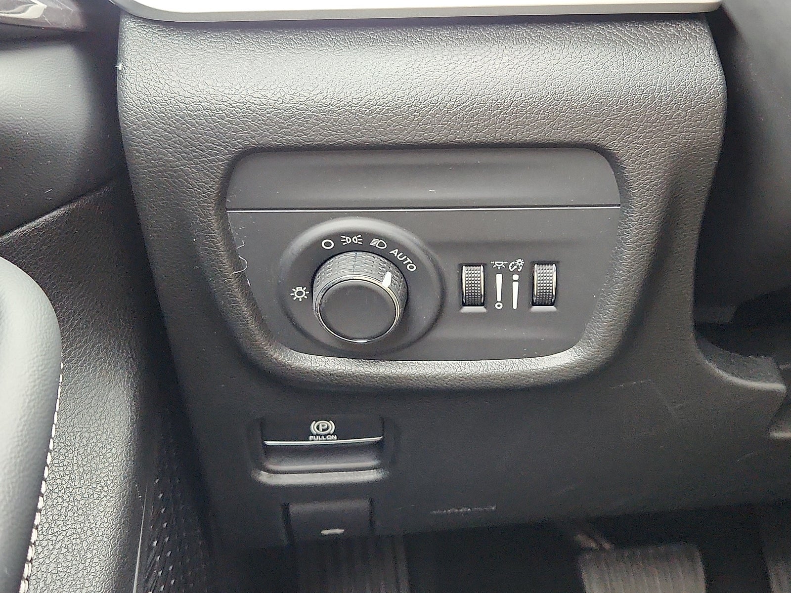 2023 Jeep Grand Cherokee Laredo 4x4