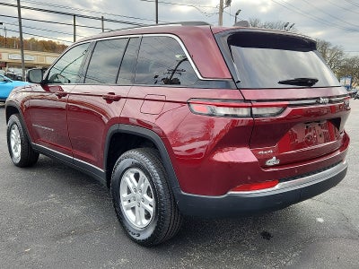 2023 Jeep Grand Cherokee Laredo 4x4