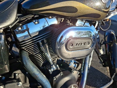2017 Harley-Davidson Dyna Wide Glide Base