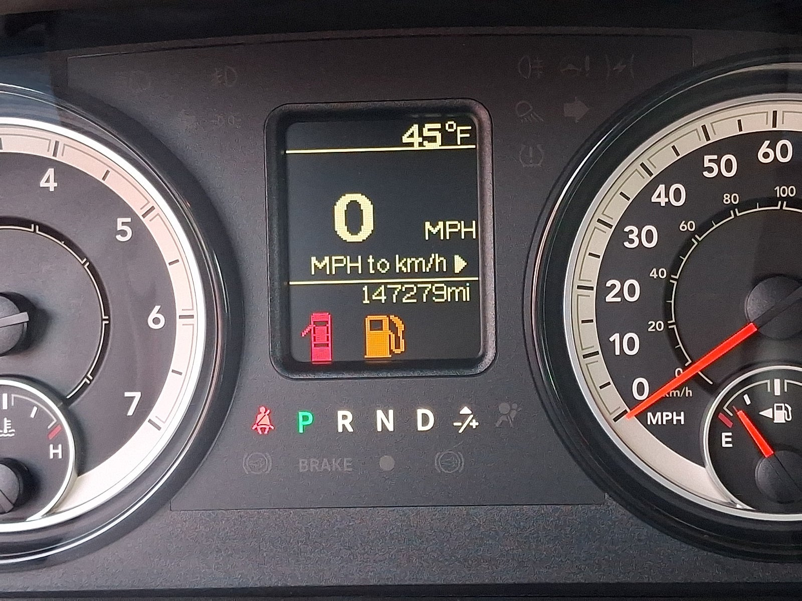 2017 RAM 1500 Express Crew Cab 4x4 5'7" Box