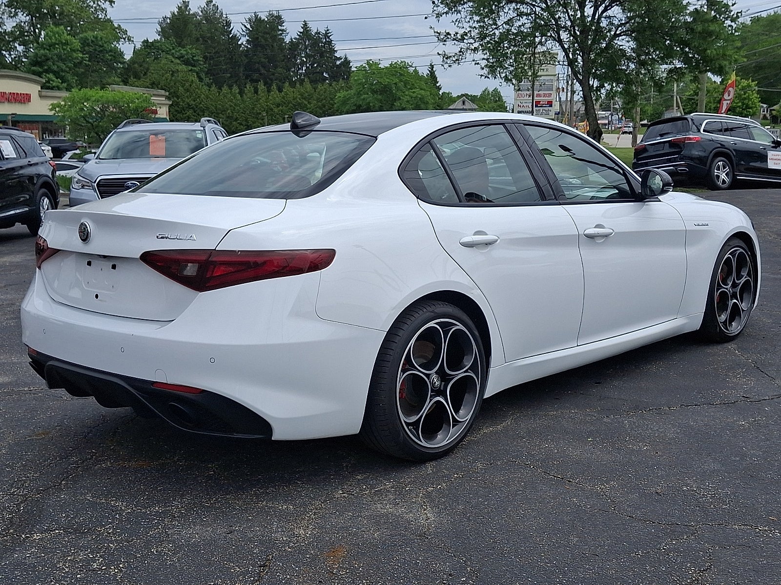 2023 Alfa Romeo Giulia Veloce RWD