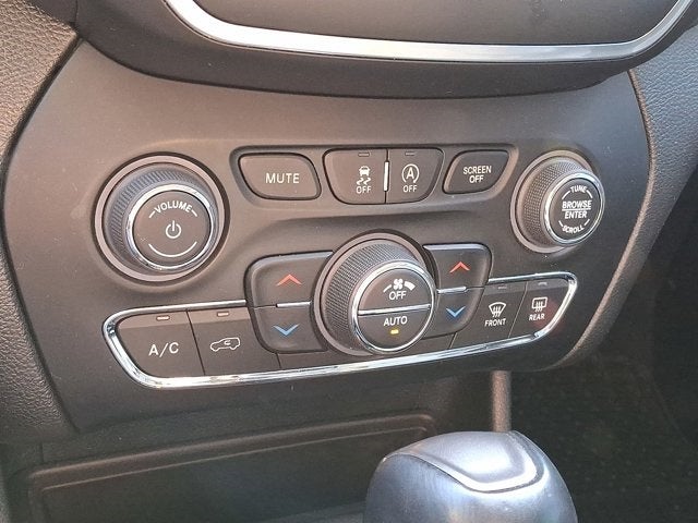 2022 Jeep Cherokee Latitude Lux