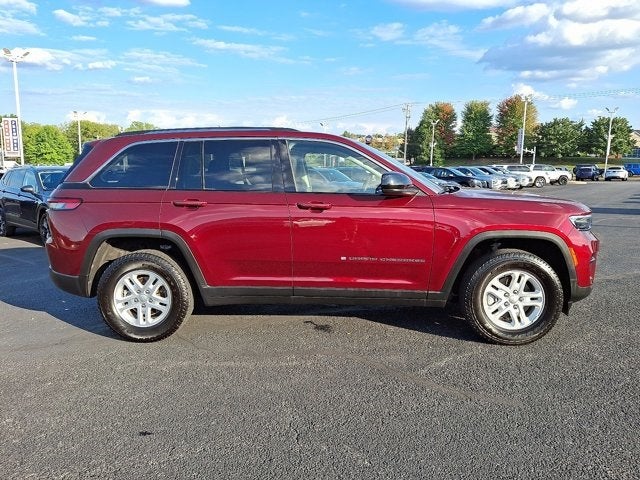 2023 Jeep Grand Cherokee Laredo