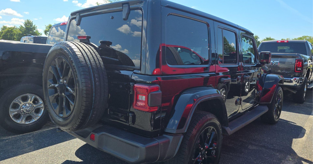 2025 Jeep Wrangler Sahara 4xe