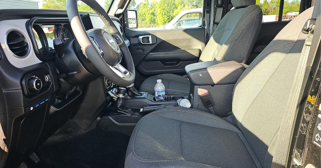 2025 Jeep Wrangler Sahara 4xe