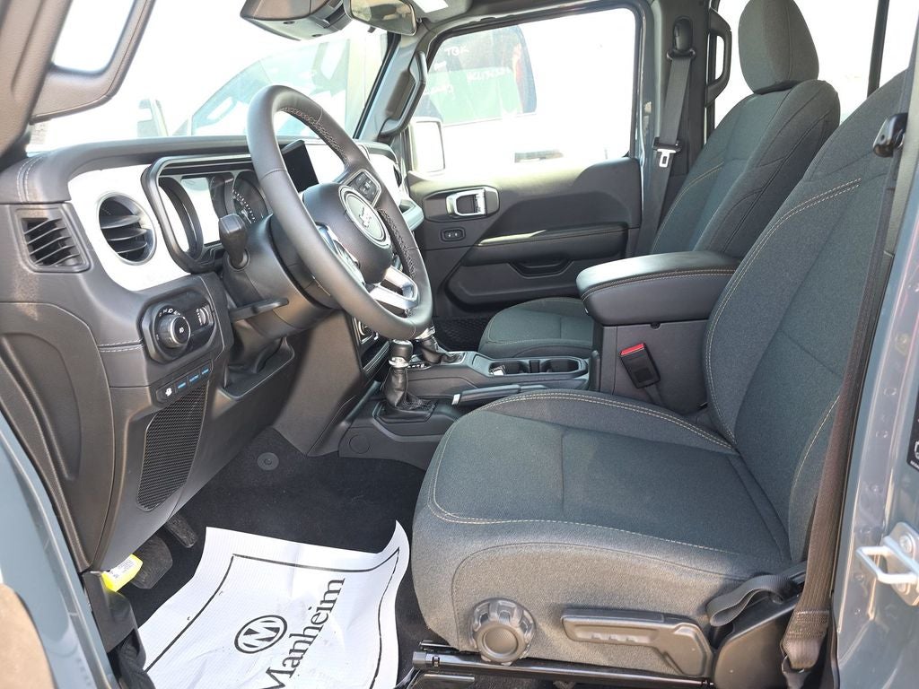2025 Jeep Wrangler Sahara 4xe