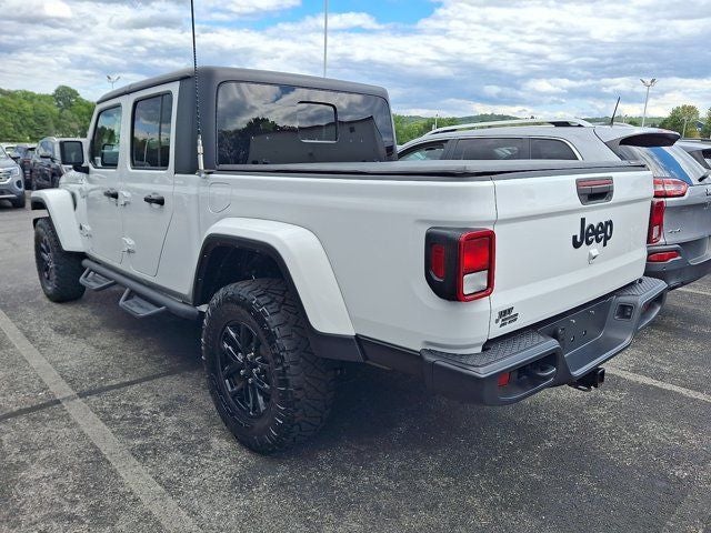 2022 Jeep Gladiator Sport