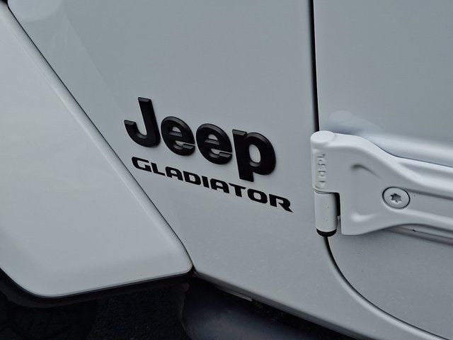 2022 Jeep Gladiator Sport