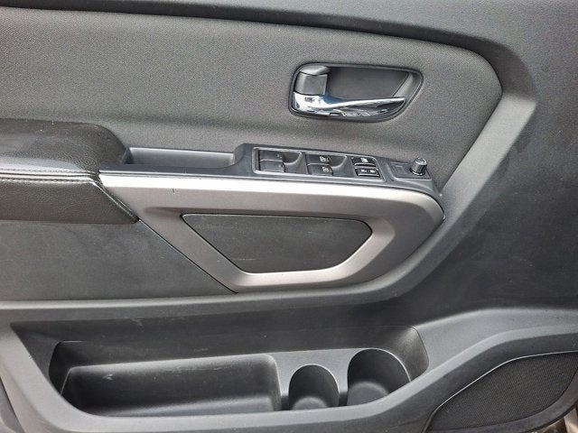 2015 Nissan Titan SV