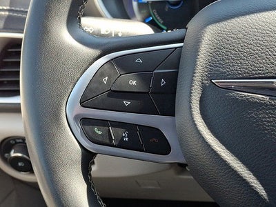 2023 Chrysler Pacifica Hybrid Touring L