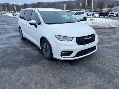 2023 Chrysler Pacifica Hybrid Touring L
