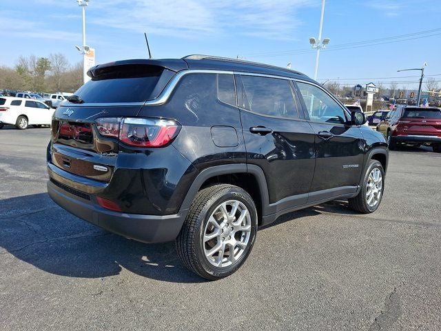 2022 Jeep Compass Latitude Lux