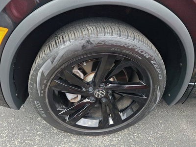 2023 Volkswagen Tiguan 2.0T SE R-Line Black