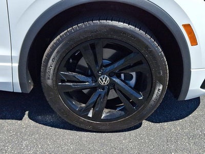 2023 Volkswagen Tiguan 2.0T SE R-Line Black