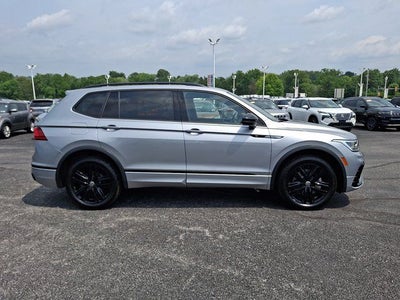 2022 Volkswagen Tiguan 2.0T SE R-Line Black