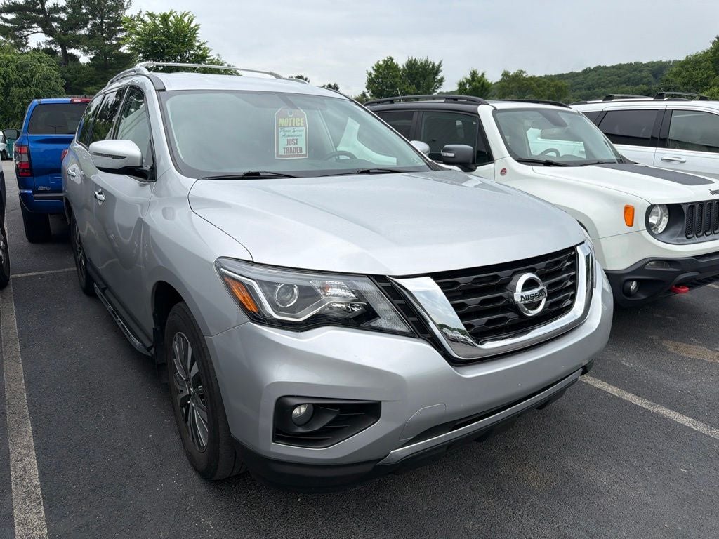 2020 Nissan Pathfinder SV