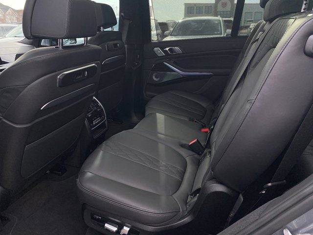 2023 BMW X7 M60i