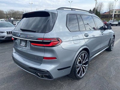 2023 BMW X7 M60i