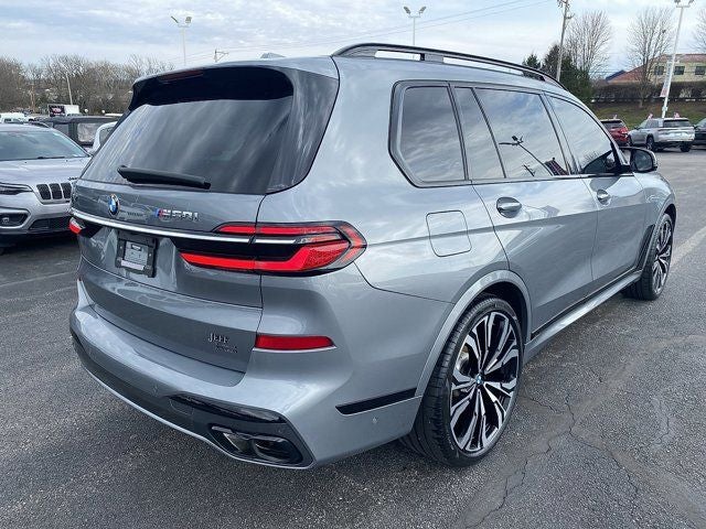 2023 BMW X7 M60i