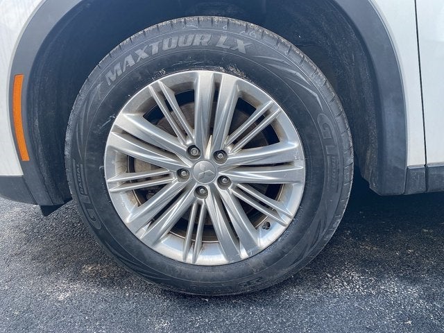 2023 Mitsubishi Outlander ES