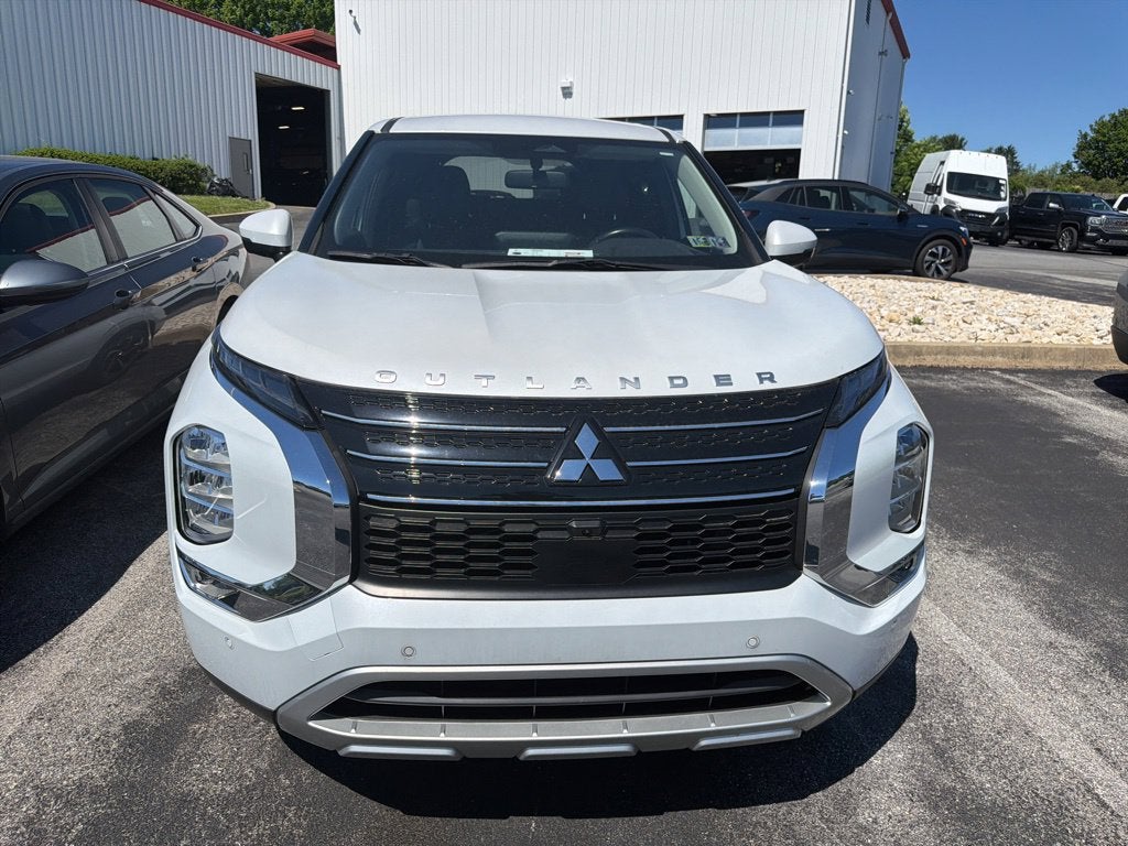 2022 Mitsubishi Outlander SE