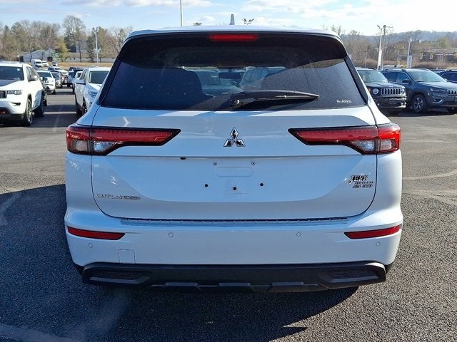 2022 Mitsubishi Outlander ES