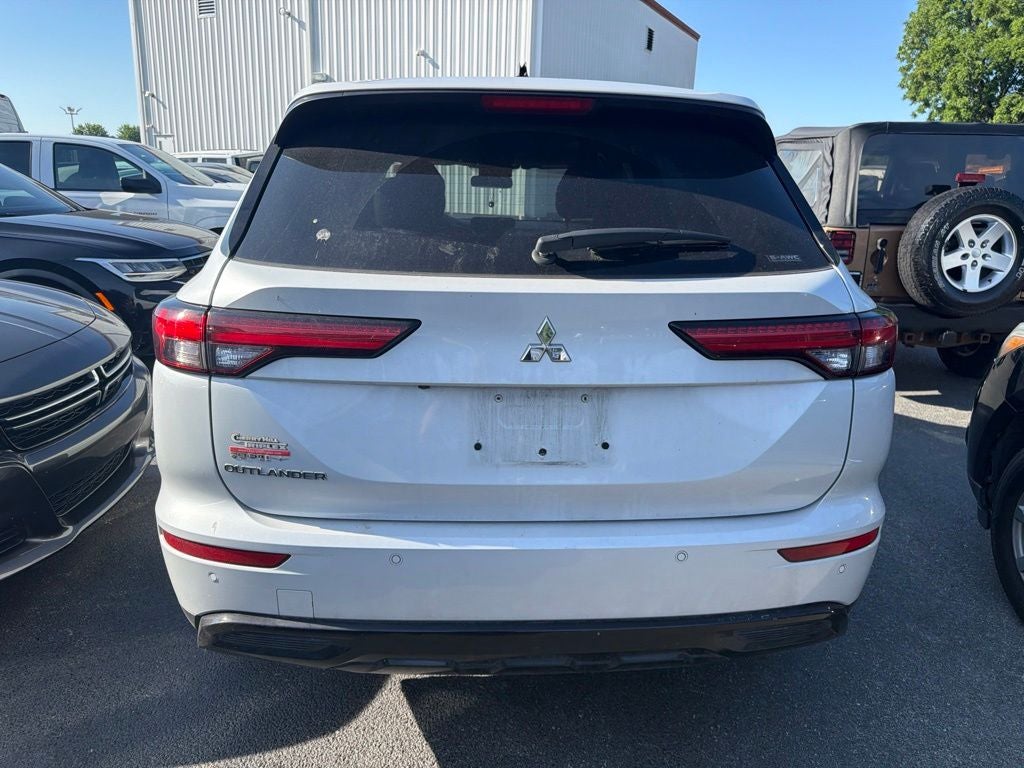 2022 Mitsubishi Outlander Black Edition