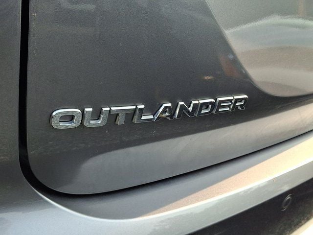 2022 Mitsubishi Outlander SE