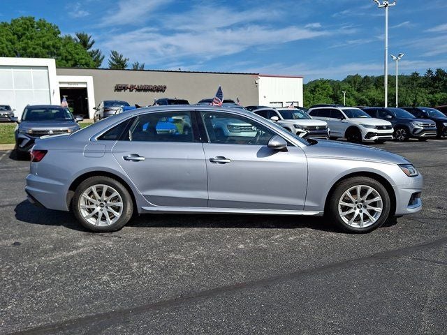 2022 Audi A4 40 Premium quattro