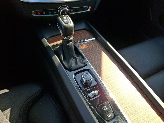 2020 Volvo V60 Cross Country T5