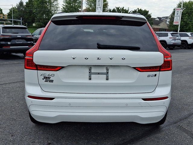 2022 Volvo XC60 B5 Momentum