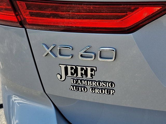 2022 Volvo XC60 B5 Momentum